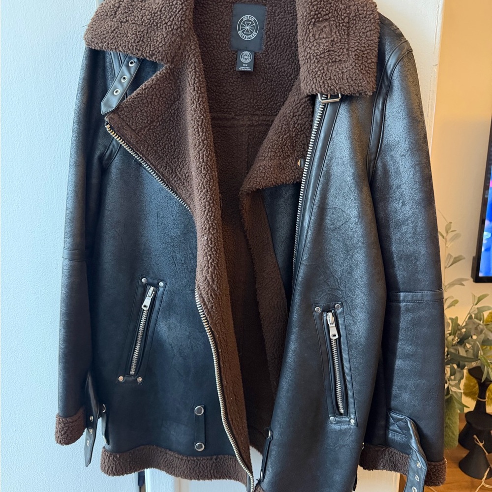 Urban Outfitters Soft Pleather Jacket with Brown Shearling Lining - Picture 4 of 4